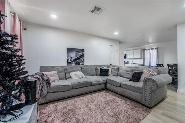Photo 8 — 701 SE 60th Street, Oklahoma City, OK 73149