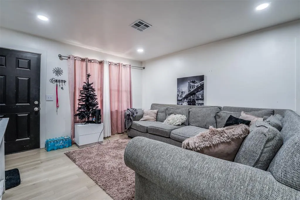 Photo 9 — 701 SE 60th Street, Oklahoma City, OK 73149