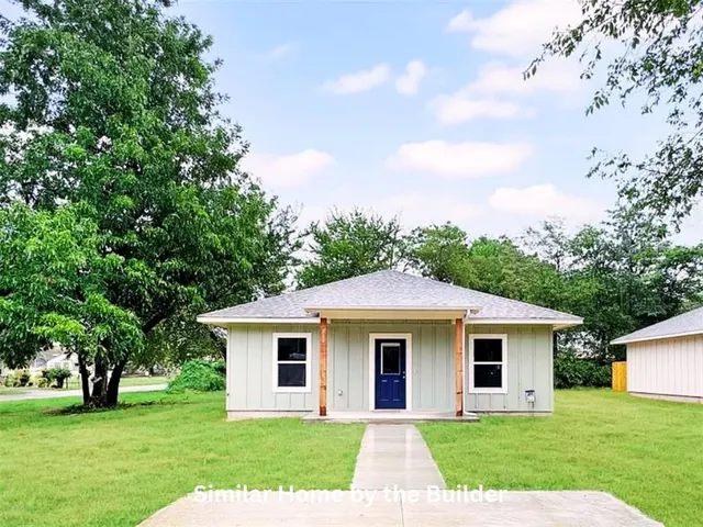 Front exterior — 1020 W Hayes, El Reno, OK 73036
