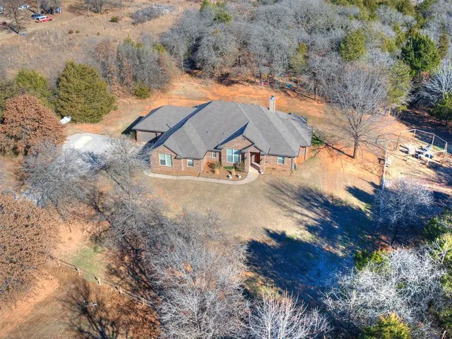 Photo 2 — 1415 Southern Shores Drive, Norman, OK 73026
