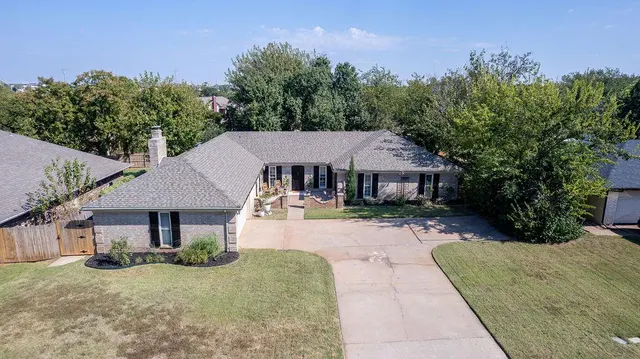 Photo 6 — 13416 Pinehurst Road, Oklahoma City, OK 73120