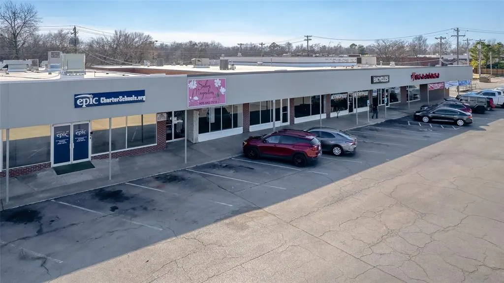 Front exterior — 558 W Main Street, Norman, OK 73069