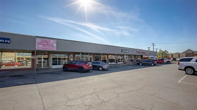 Photo 3 — 558 W Main Street, Norman, OK 73069