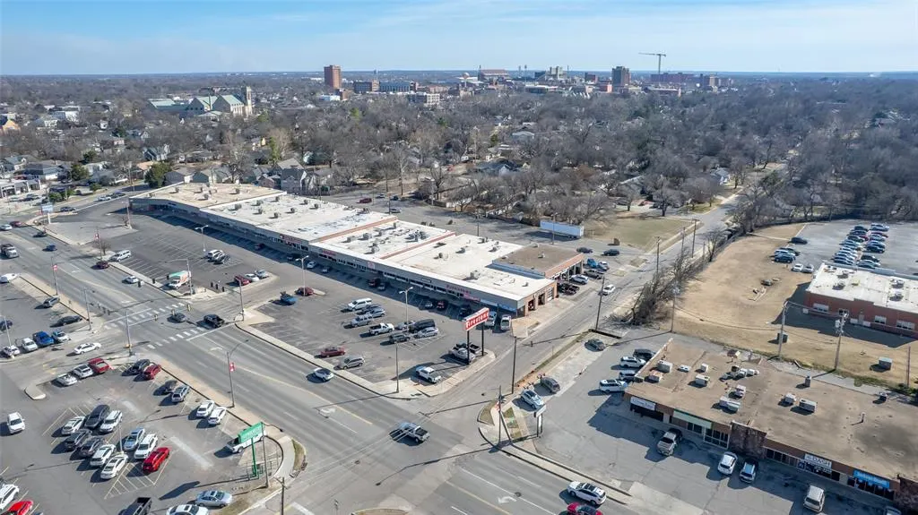 Photo 12 — 558 W Main Street, Norman, OK 73069