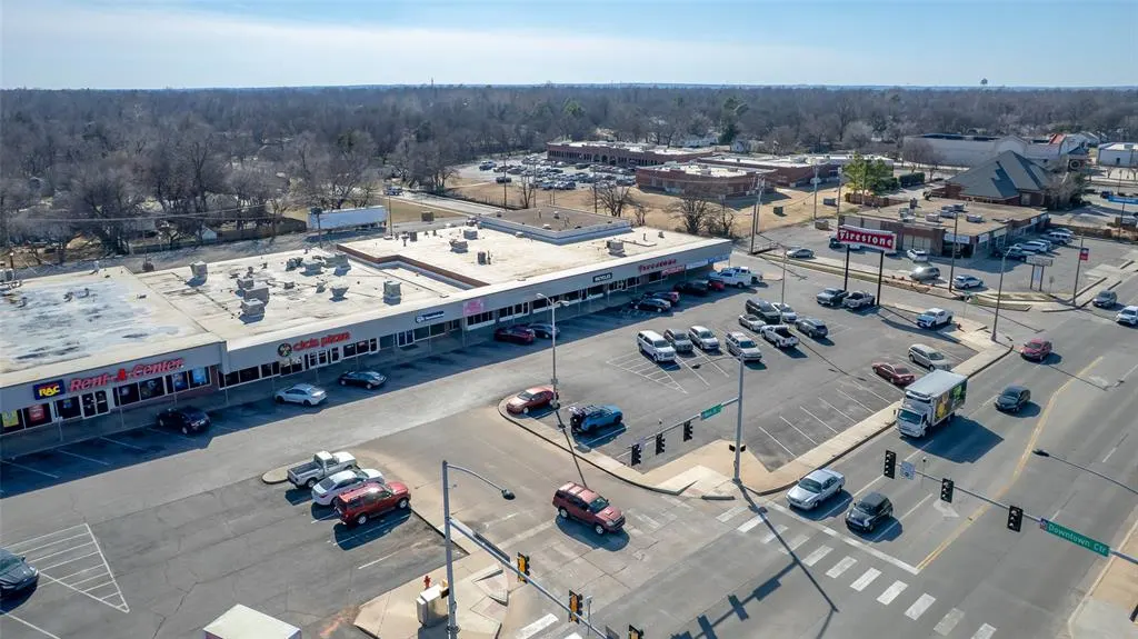 Photo 19 — 558 W Main Street, Norman, OK 73069