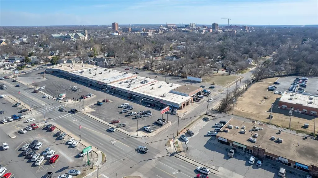 Photo 22 — 558 W Main Street, Norman, OK 73069