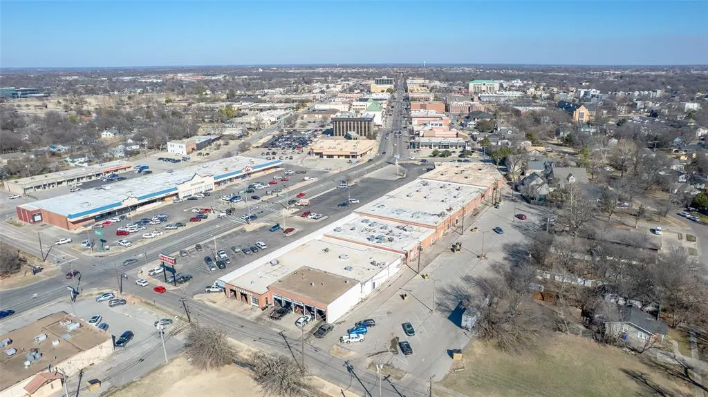 Photo 25 — 558 W Main Street, Norman, OK 73069