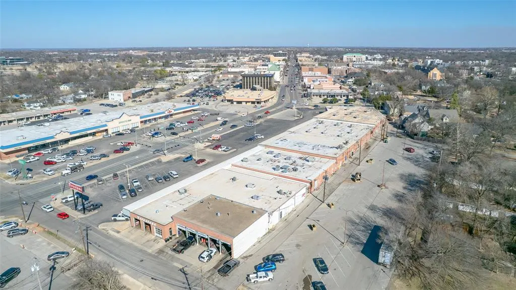 Photo 26 — 558 W Main Street, Norman, OK 73069