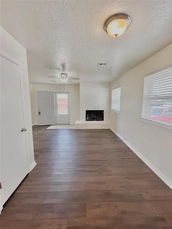 Photo 4 — 118 NE 12th Street, Moore, OK 73160