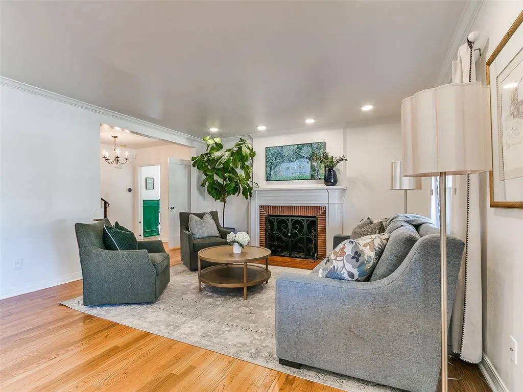 Photo 6 — 1710 Windsor Place, Nichols Hills, OK 73116