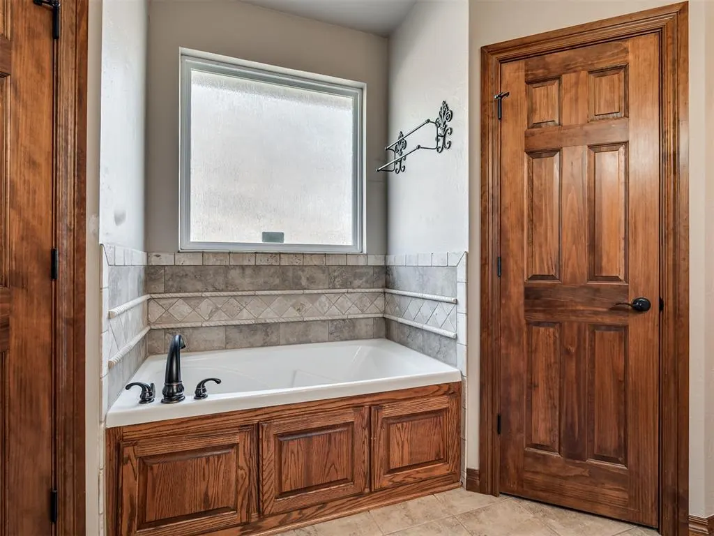 Photo 20 — 10585 NE 4th Street, Midwest City, OK 73130