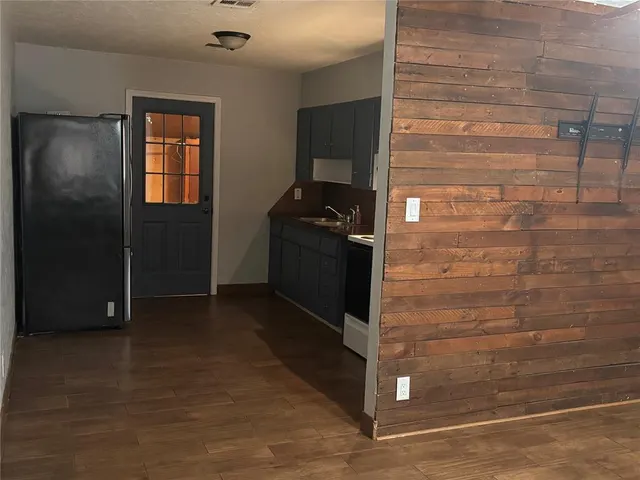 Photo 2 — 805 W Judy Avenue, Altus, OK 73521