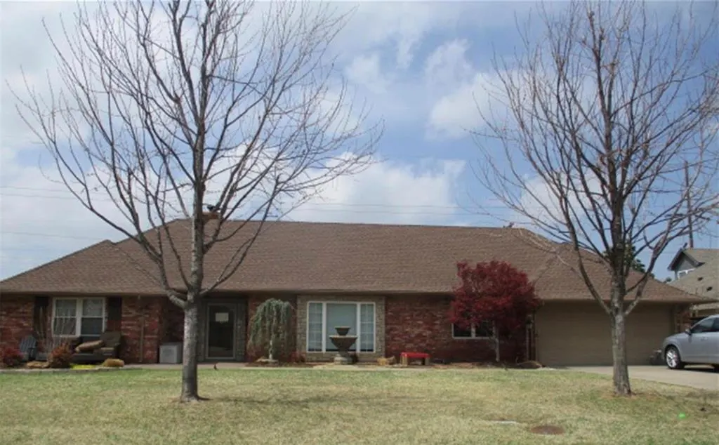 Front exterior — 8717 Lakehurst Drive, Oklahoma City, OK 73120