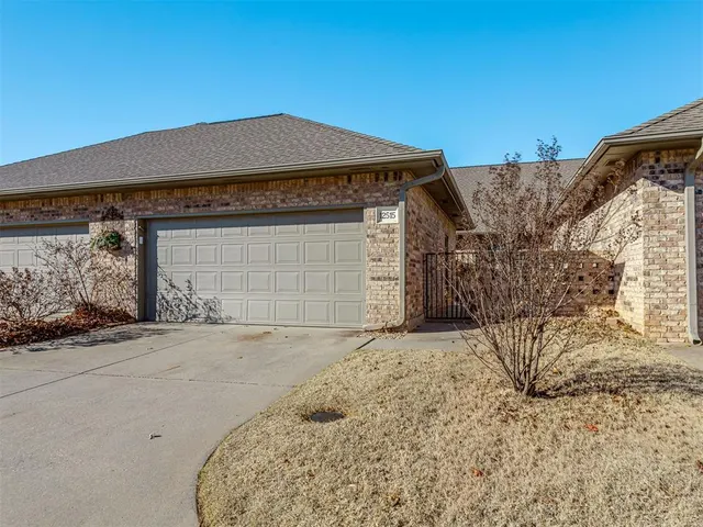 Photo 2 — 12515 W Greenlea Chase, Oklahoma City, OK 73170