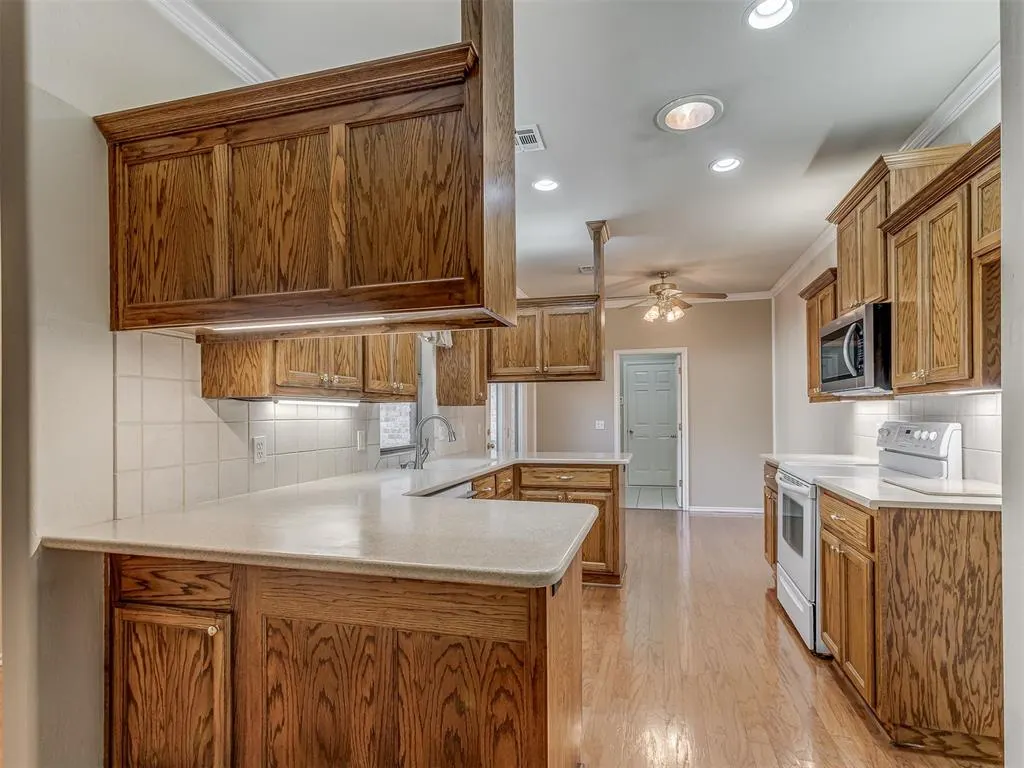 Photo 14 — 12515 W Greenlea Chase, Oklahoma City, OK 73170