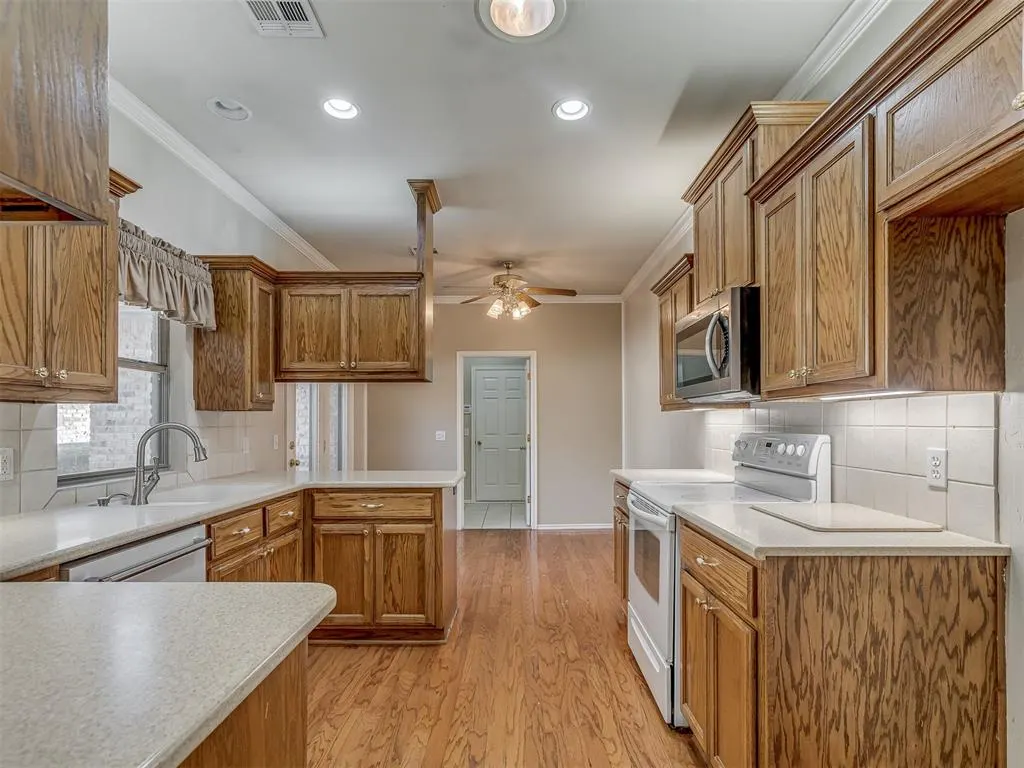Photo 15 — 12515 W Greenlea Chase, Oklahoma City, OK 73170