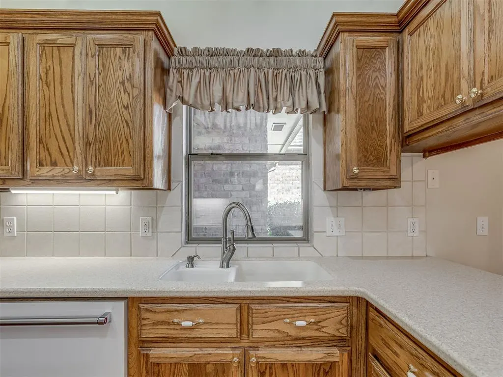 Photo 17 — 12515 W Greenlea Chase, Oklahoma City, OK 73170