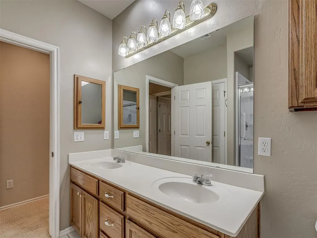 Photo 30 — 12515 W Greenlea Chase, Oklahoma City, OK 73170
