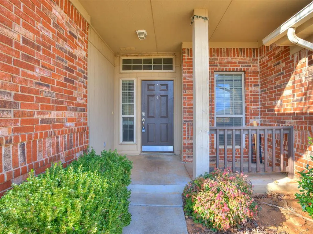 Photo 2 — 312 Lone Oak Drive, Norman, OK 73071