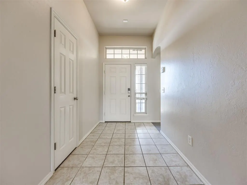 Photo 3 — 312 Lone Oak Drive, Norman, OK 73071