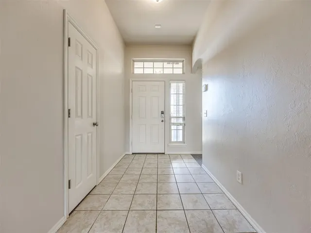 Photo 3 — 312 Lone Oak Drive, Norman, OK 73071