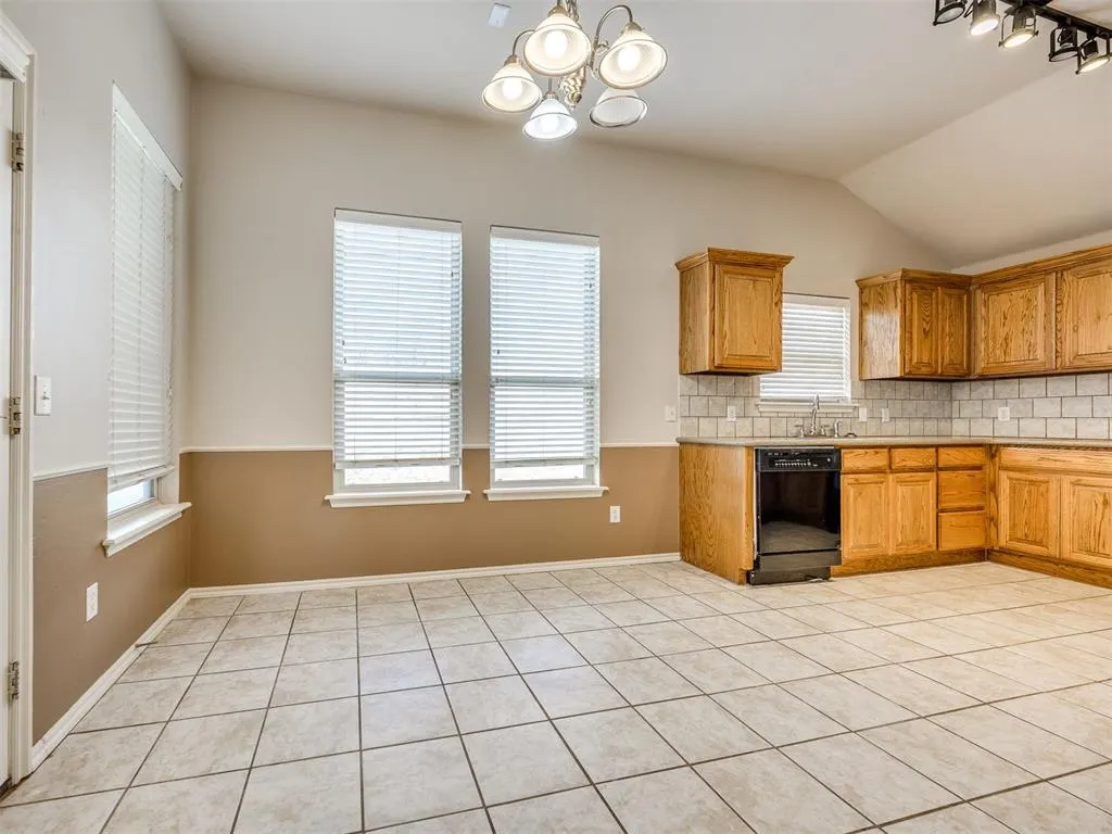 Photo 9 — 312 Lone Oak Drive, Norman, OK 73071