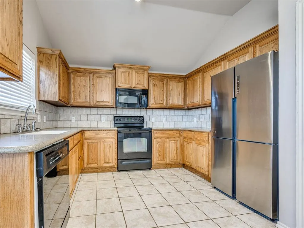 Photo 11 — 312 Lone Oak Drive, Norman, OK 73071
