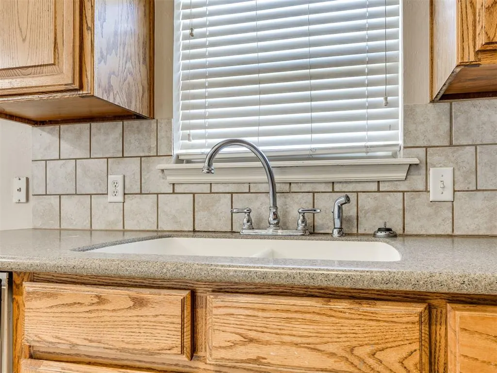 Photo 14 — 312 Lone Oak Drive, Norman, OK 73071