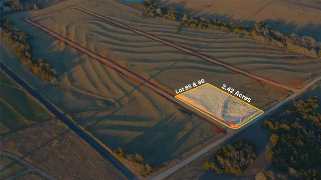 Front exterior — Heartland Circle Lot 85 & 86, Minco, OK 73059