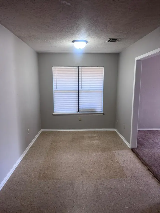 Photo 6 — 205 Barrett Place, Edmond, OK 73003