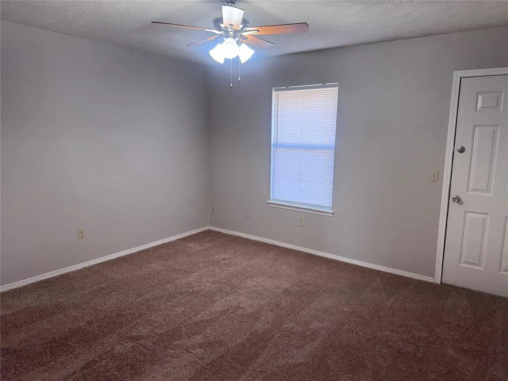 Photo 8 — 205 Barrett Place, Edmond, OK 73003