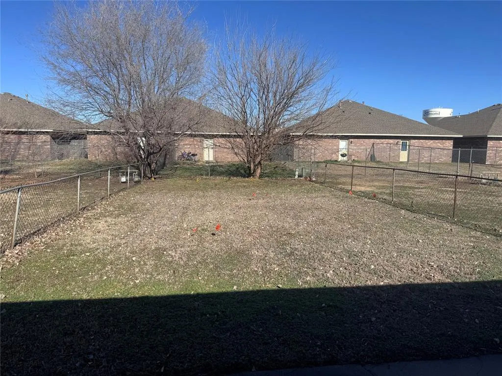 Photo 12 — 205 Barrett Place, Edmond, OK 73003