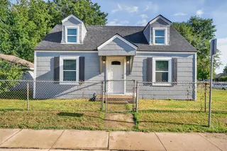 Sold home at 602 W Elm Street
