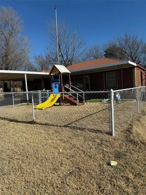 Photo 13 — 2008 NE Grand Boulevard, Oklahoma City, OK 73111