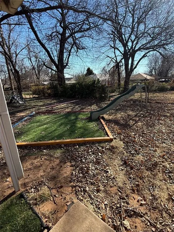 Photo 16 — 2008 NE Grand Boulevard, Oklahoma City, OK 73111