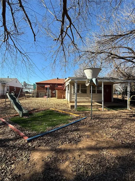 Photo 18 — 2008 NE Grand Boulevard, Oklahoma City, OK 73111