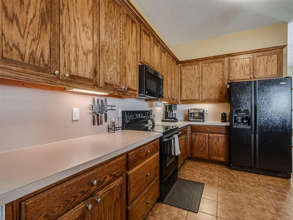 Photo 10 — 6001 Chloe Lane, Norman, OK 73026