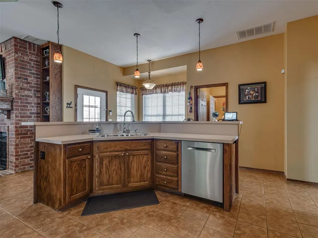 Photo 11 — 6001 Chloe Lane, Norman, OK 73026