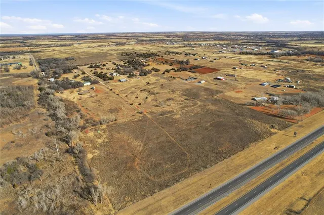Photo 6 — N 1960 Circle, Elk City, OK 73644