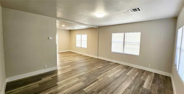 Photo 4 — 1424 NE 10th Street, Oklahoma City, OK 73117