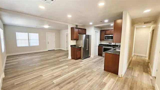 Photo 8 — 1424 NE 10th Street, Oklahoma City, OK 73117