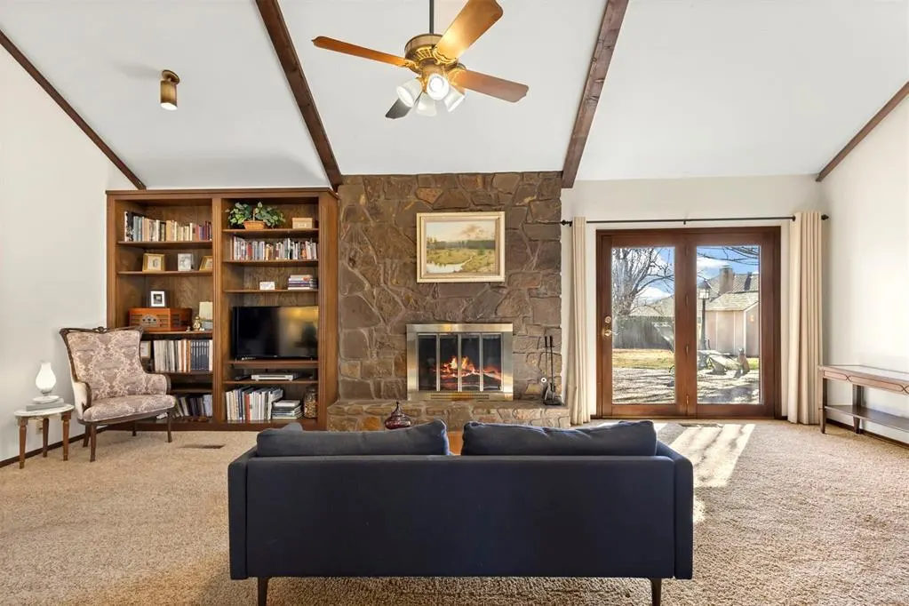 Photo 3 — 4404 Tamarisk Drive, Oklahoma City, OK 73120