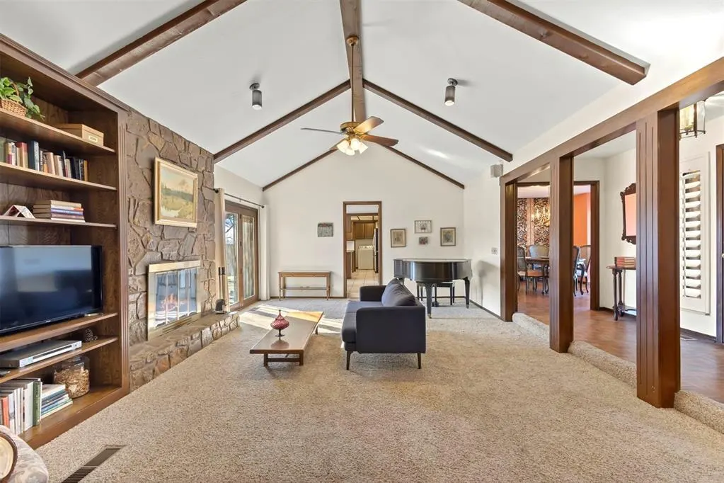 Photo 4 — 4404 Tamarisk Drive, Oklahoma City, OK 73120