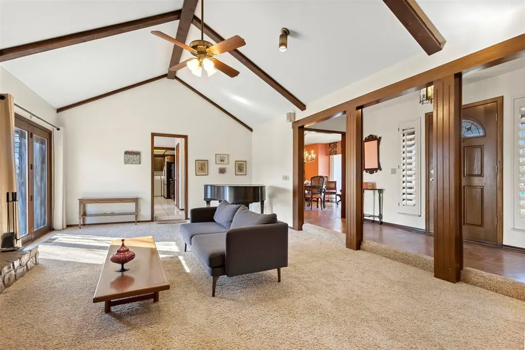 Photo 5 — 4404 Tamarisk Drive, Oklahoma City, OK 73120