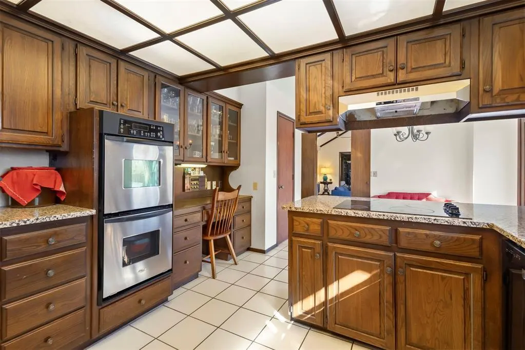 Photo 10 — 4404 Tamarisk Drive, Oklahoma City, OK 73120