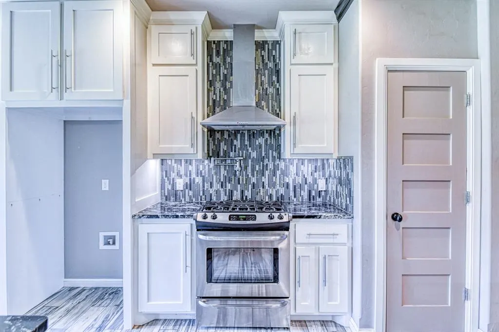 Photo 11 — 300 Bailey Street, Blanchard, OK 73010