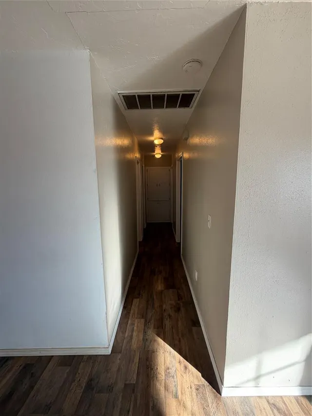 Photo 7 — 908 SW South Street, Minco, OK 73059