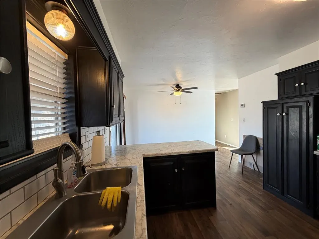 Photo 11 — 908 SW South Street, Minco, OK 73059