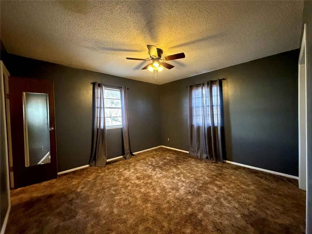 Photo 16 — 908 SW South Street, Minco, OK 73059