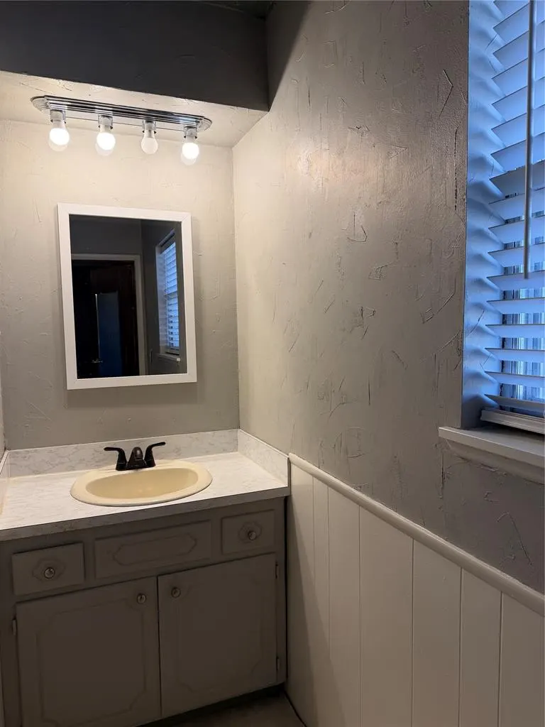 Photo 18 — 908 SW South Street, Minco, OK 73059